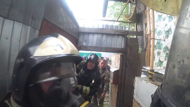 Пожар на ул. Фомина [ горит несколько домов ] Сквозь пламя №21 г.Барнаул Ранг пожара 1БИС смотреть онлайн