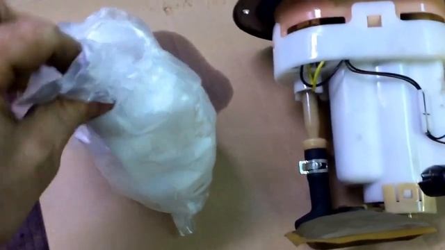 Замена топливного фильтра на Hyundai Tucson 2.0i смотреть онлайн