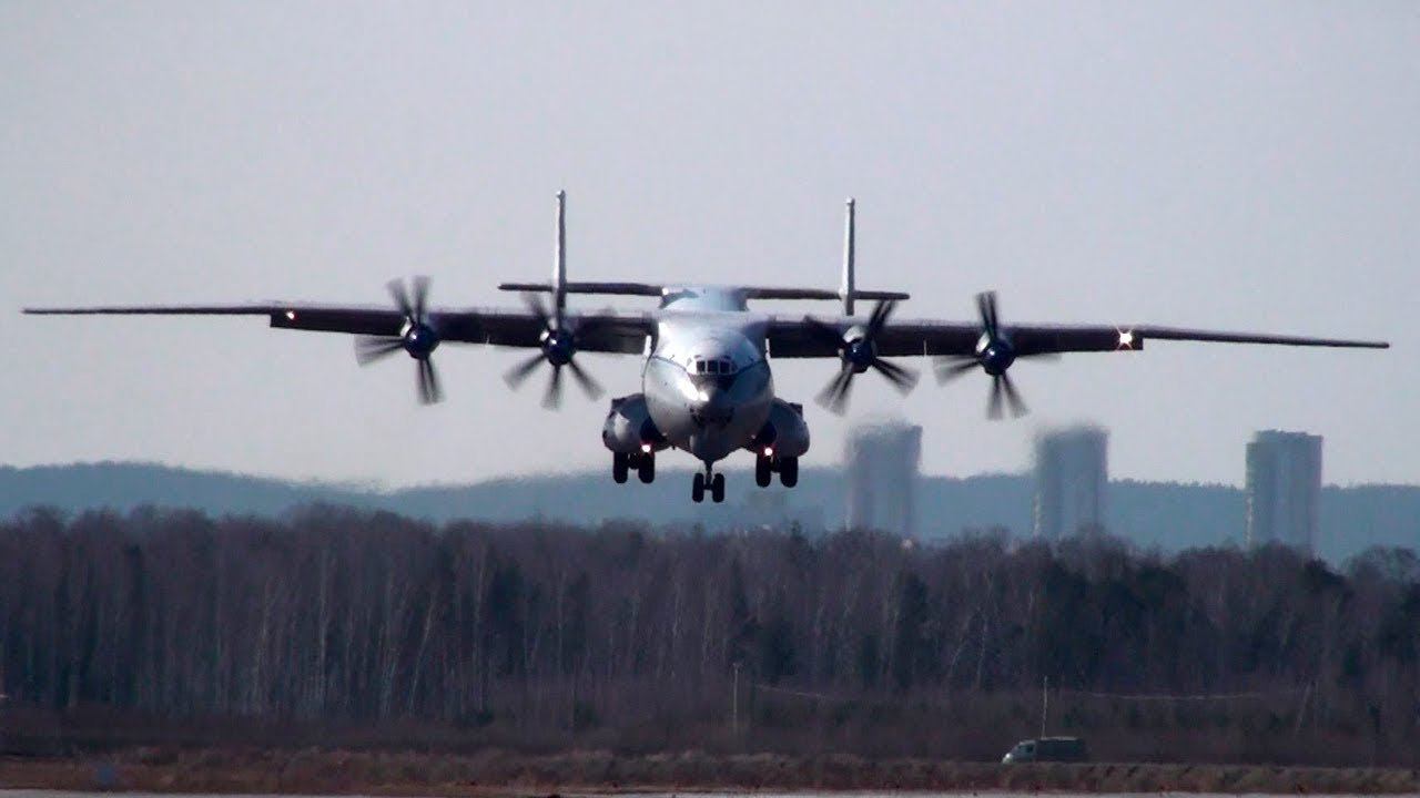 Взлет ан. АН-22 десантирование. АН 22 ra 09344. АН 22 ВКС РФ. Самолеты взлет АН 22.