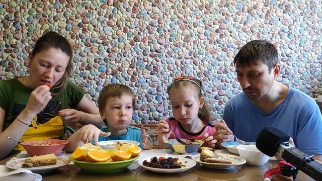 МУКБАНГ ЗАВТРАК ВСЕЙ СЕМЬЁЙ  MUKBANG BREAKFAST FOR THE WHOLE FAMILY. StepFamily breakfast