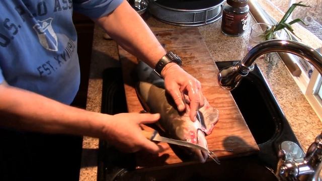 Американский канальный сомик.Разделка смотреть онлайн