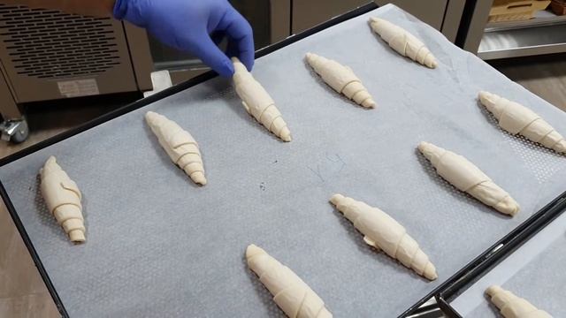 Тест выпечки на конвекционной печи DEBAG Dila - продукт "Круассан" (замороженный полуфабрикат)