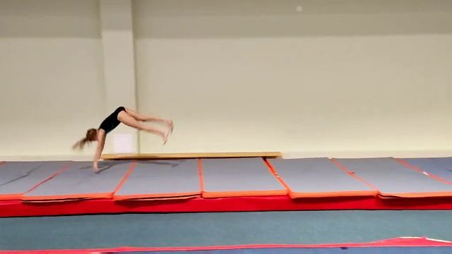 спортивная гимнастика акробатика