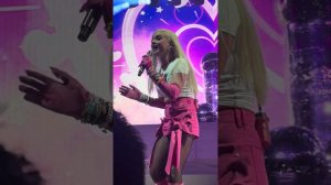 Kim Petras - Heart To Break LIVE
