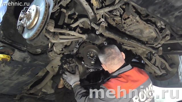 Замена заднего сальника коленвала Ауди А4 смотреть онлайн
