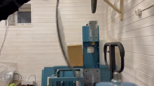 Видео-приемка станка для производства натяжных потолков (отгрузка в г.Иваново) смотреть онлайн