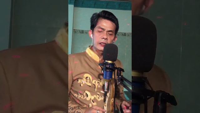 Sắc màu - Lê Hoàn