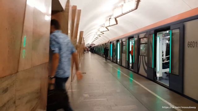 81-765/766/767 "Москва" на ст. "Баррикадная"