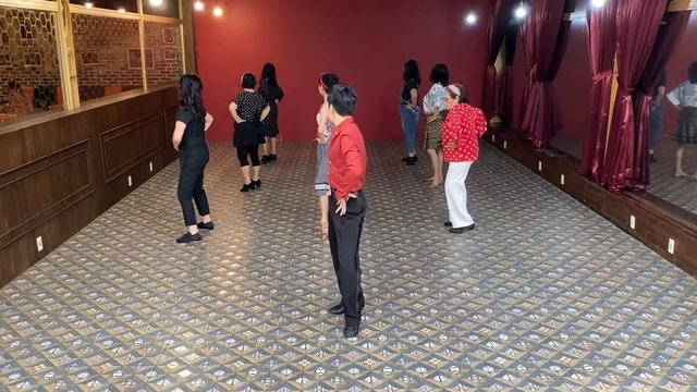 Dancing Queen | ABBA | LINE DANCE | Samba | D2D Studio Medan | Choreo by Zaldy Lanas смотреть онлайн