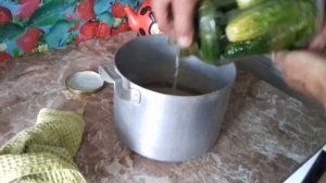 Солим огурцы с аспирином много лет. Не взрываются. Приятного аппетита.