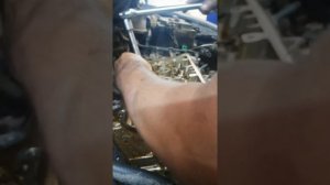 Как отворачиваются болты гбц на солярисе.  Страшные звуки.