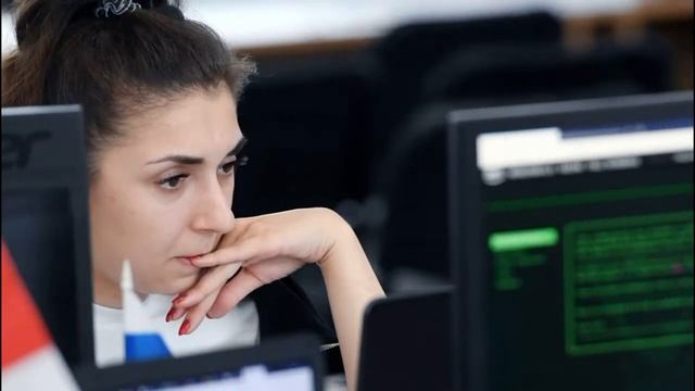 Роструд напомнил о двойной оплате работы в праздники смотреть онлайн