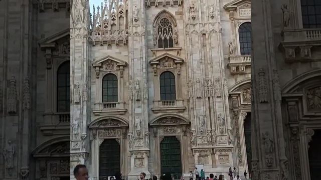 Милан,Площадь Дуома, Италия смотреть онлайн