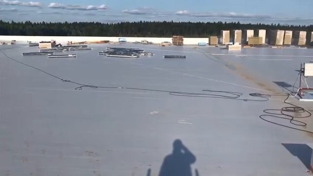 Кровельные работы мембрана Plastfoil 1.5 мм на ЛК «Белый Раст Логистика» D1 [3/3] — компания SURCON смотреть онлайн