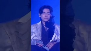 Чувственный Ким Тэхён с уникальной индивидуальностью... #taehyung  #bts  #army