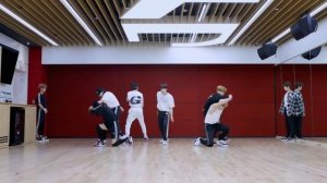 Skz dancing to Астрал Степ