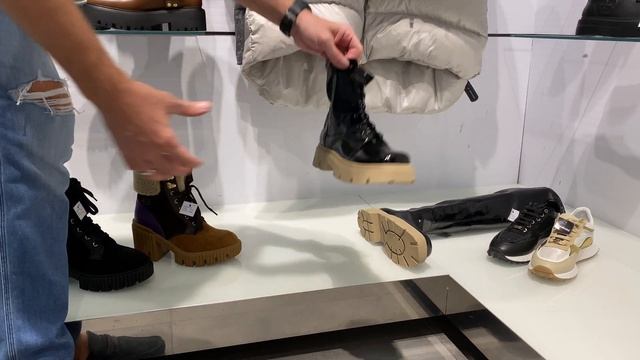 BALDININI. Скидка 40%. Аутлет La Roca Village - 27.10.2023. #baldinini #балдинини смотреть онлайн