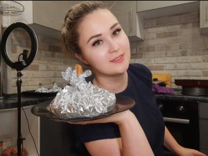 Ароматные куриные ножки с овощами