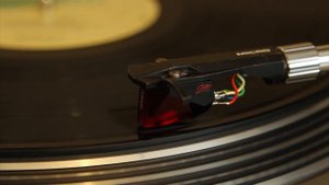 Unboxing & installing Ortofon 2M Red cartridge on Technics SL 1200 turntable with Micro headshell