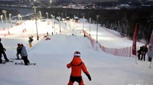 В Москве на Воробьевых горах открыли горнолыжный комплекс - лыжный трамплин К-40.