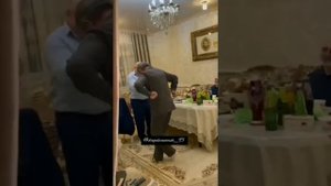 ЧЕЧЕНСКИЕ СТАРИКИ ОТ ДУШИ ОТДЫХАЮТ!!