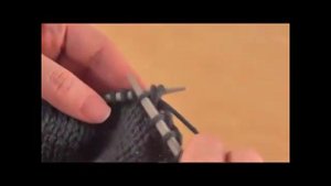 2 петли вместе лицевой скрещенной влево