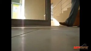 Демонстрация работы Антипорога (умный автоматический порог гильотина) на алюминиевой  двери