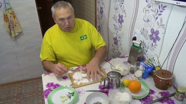 Творожная вкусняшка - Палочки и шарики из творога во фритюре с мёдом