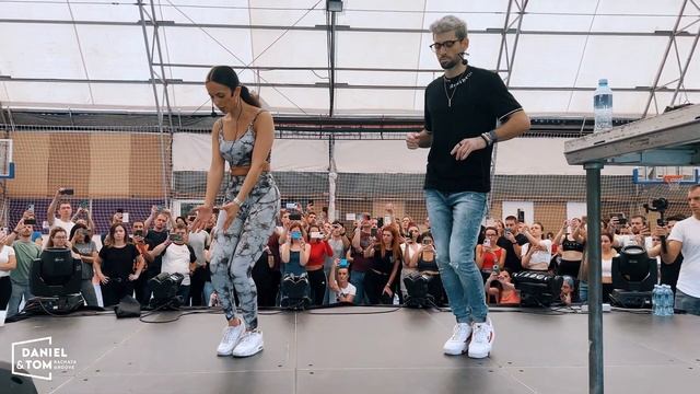 Bachata Tutorial Footwork & Movement by Daniel y Tom | Bachata Footwork Choreography смотреть онлайн