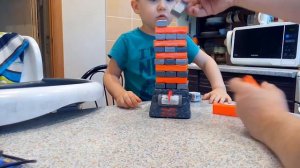 Играем с Максом в дженга квейк (playing width MAX jenga quake )