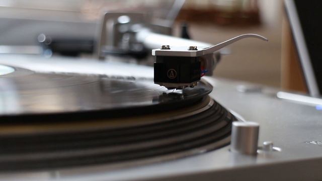 Fleetwood Mac - The Chain (2011 HQ Vinyl Rip) - Technics 1200G / Audio Technica AT33PTG/II смотреть онлайн