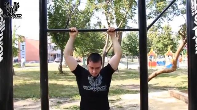 Научиться делать Ласточку на турнике. Подводящие упражнения. смотреть онлайн