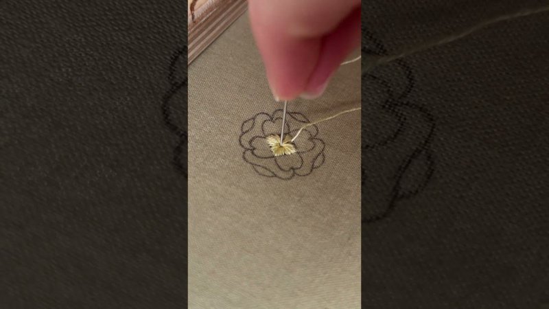 #вышивкагладью #вышивка #embroiderytutorial #embroidery #мулине #embroideryflowers #hoopembroidery