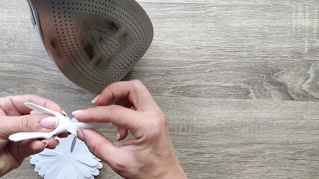 Школьные банты. Хризантема из фоамирана. Часть 1.