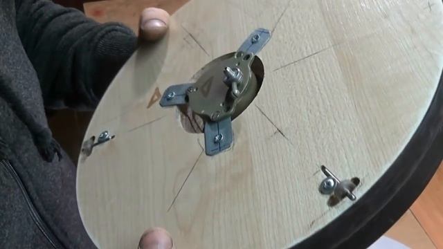 Как сделать вращающийся столик с электроприводом