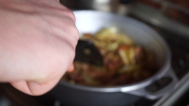 Рецепт: Говядина тушеная с овощами по-грузински - "ЧАШУШУЛИ"