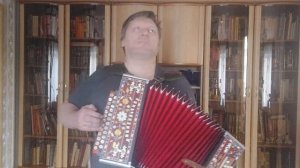 Поезд уходит далёко на гармони