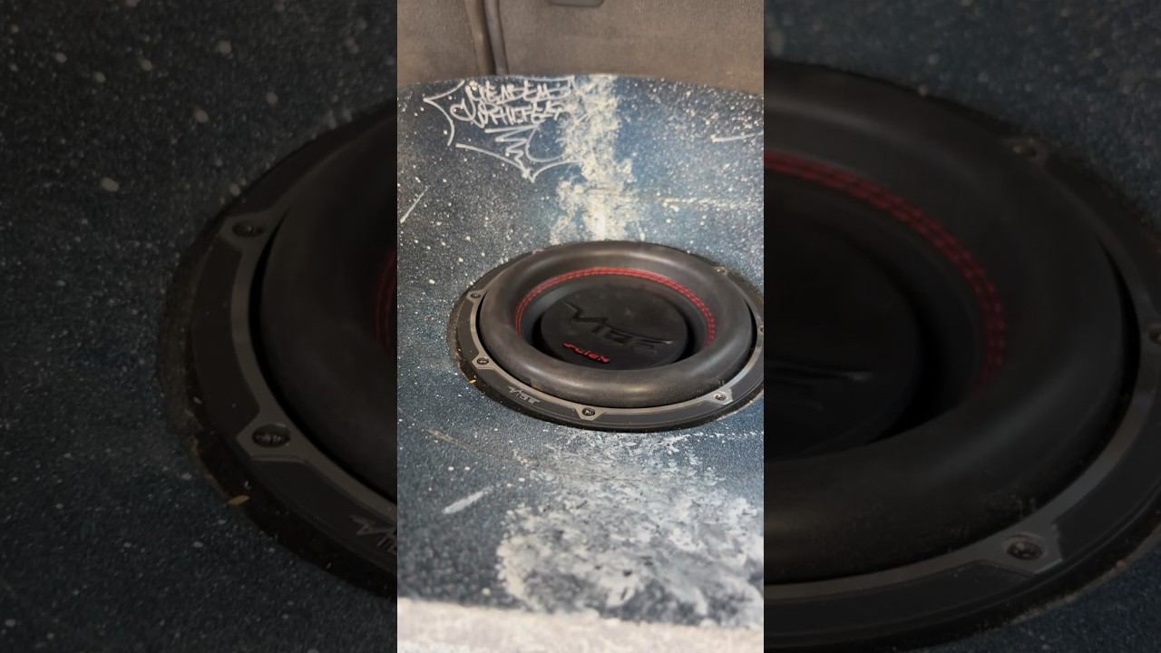 Необычный сабвуфер в AUDI Q7 #music #bass #extreme #sound #music #автостиль смотреть онлайн