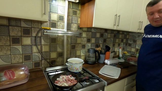 Макароны с Яйцом и Сосиской - Сарделькой / Рецепт