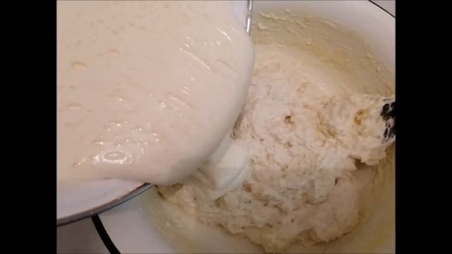 #ДОМАВМЕСТЕ#  Манник на кефире с изюминкой.Очень вкусно! Mannik on kefir. It turns out very tasty !
