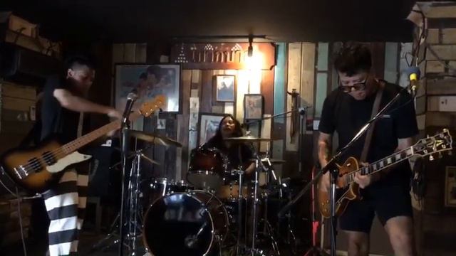 Sound Check Fender Pawn Shop Reverse Jaguar Bass ... Fahrenheit Band смотреть онлайн