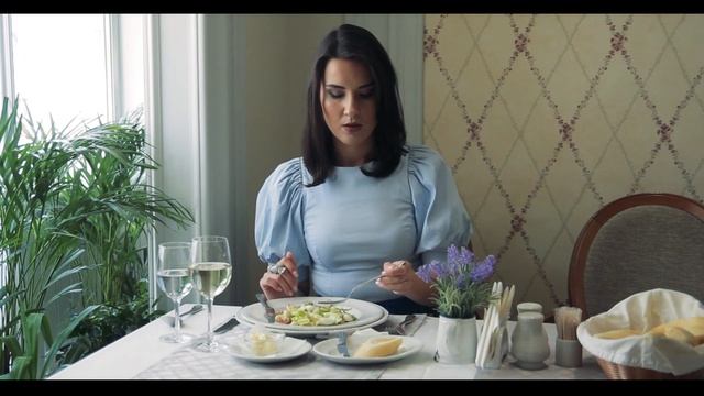 СТОЛОВЫЙ ЭТИКЕТ Часть 3: Салат смотреть онлайн