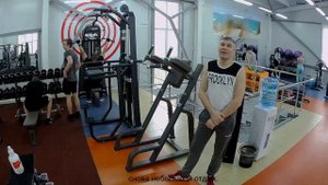 Тренировка пресса на тренажере.