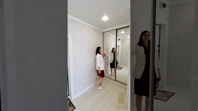 Подробно в видео "По домашнему уютно. Евро-2к квартира в ЖК Губернский. Краснодар. Смотрим вместе". смотреть онлайн