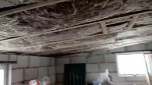Утепление потолка в сарае.