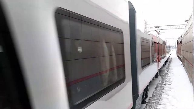 Отправление "Ласточки" ЭС2Г-143+звук двигателей смотреть онлайн