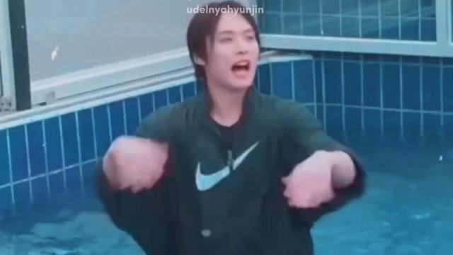 Stray Kids beneran masih "Kids" смотреть онлайн