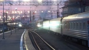 Отправление поезда 010А Москва — Псков под тепловозом