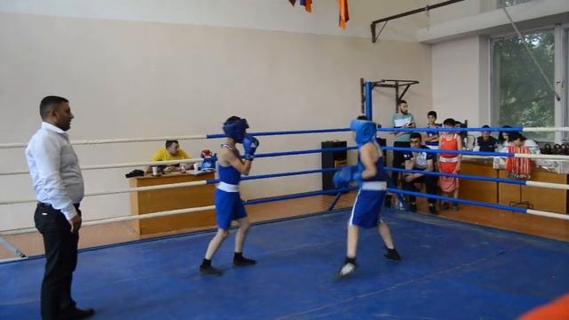 Турнир по боксу 36кг Мушех Ханамирян (Джермук)-Карен Захарян (Мартуни) 02.05.2021г. Ваик смотреть онлайн