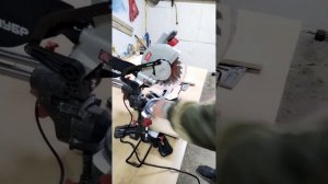 Обзор торцовочной пилы "ЗУБР 210-1600"